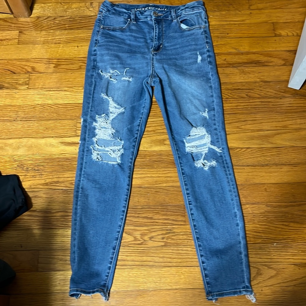 American Eagle Curvy High Rise Distressed Jegging